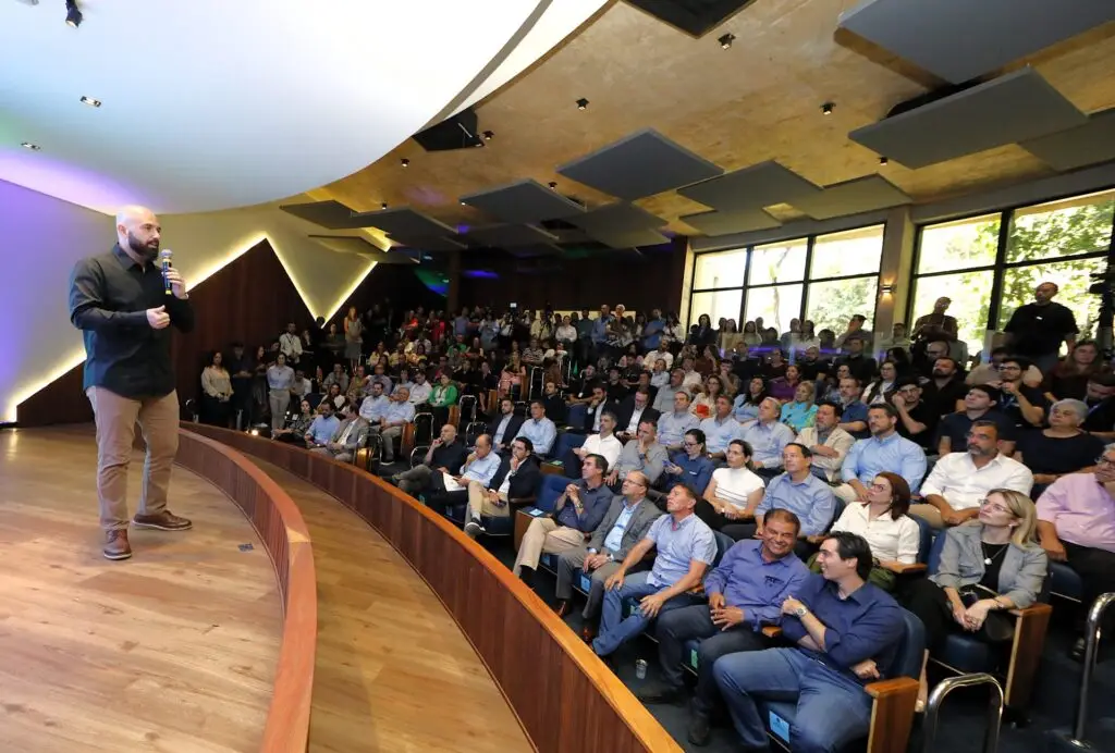 Em parceria inédita com Google, Governo de MS vai oferecer inteligência artificial nas escolas e criar CEP Rural Em parceria inédita com Google, Governo de MS vai oferecer inteligência artificial nas escolas e criar CEP Rural