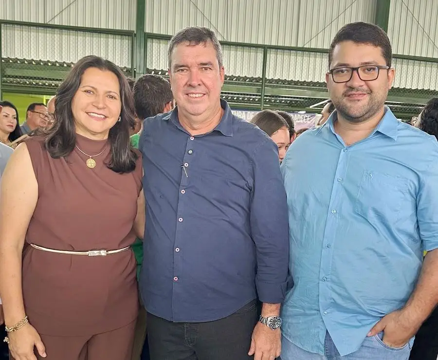Ao lado da prefeita Lurdes, governador Eduardo Riedel entrega obras nesta quinta em Caarapó Ao lado da prefeita Lurdes, governador Eduardo Riedel entrega obras nesta quinta em Caarapó