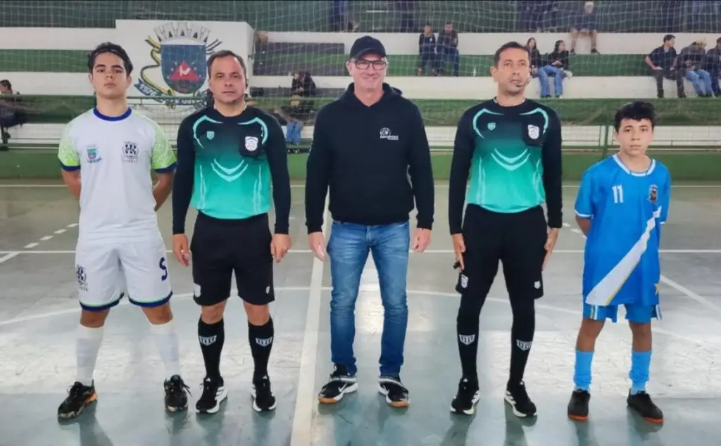 Se preparando para competição regional Tacuru e Sete Quedas fazem amistosos de futsal de base