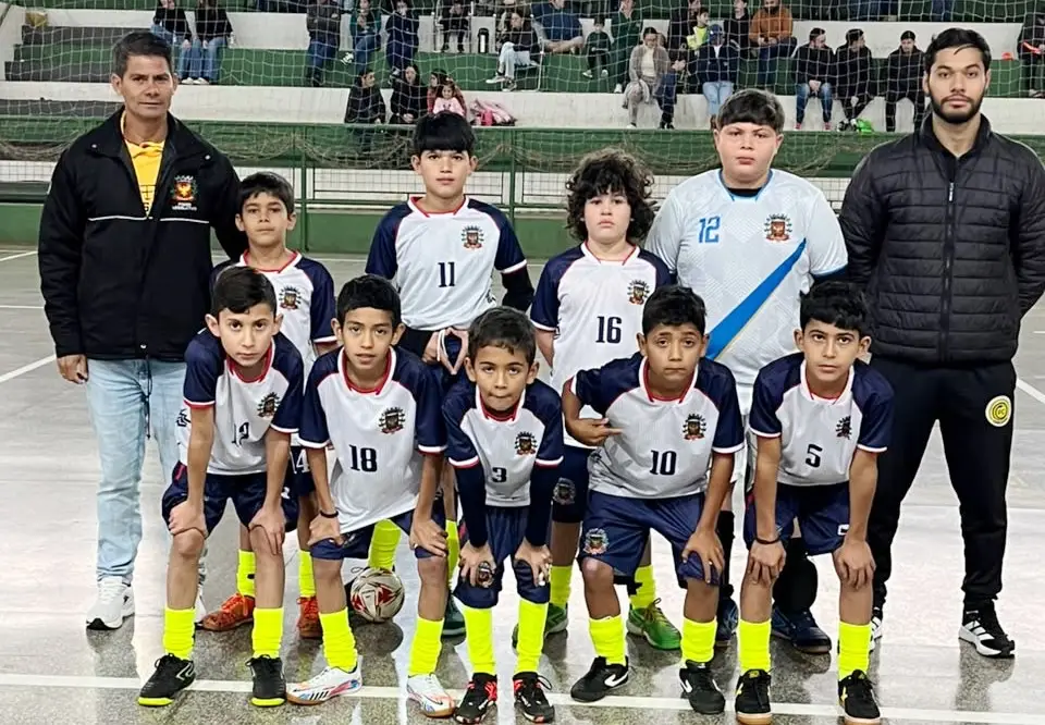 Se preparando para competição regional Tacuru e Sete Quedas fazem amistosos de futsal de base
