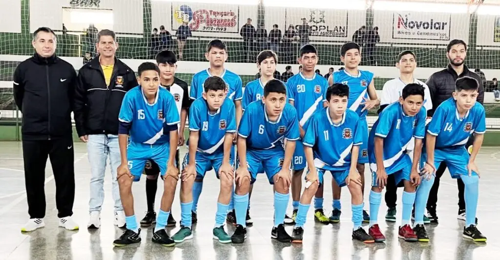 Se preparando para competição regional Tacuru e Sete Quedas fazem amistosos de futsal de base