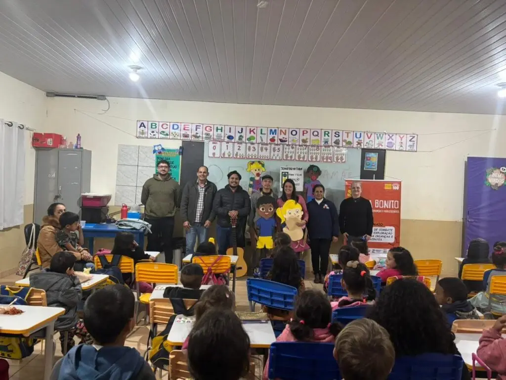Secretaria de Assistência Social através do CREAS desenvolve palestras referente ao Dia Nacional de Combate ao Abuso e a Exploração Sexual Contra Criança Secretaria de Assistência Social através do CREAS desenvolve palestras referente ao Dia Nacional de Combate ao Abuso e a Exploração Sexual Contra Criança