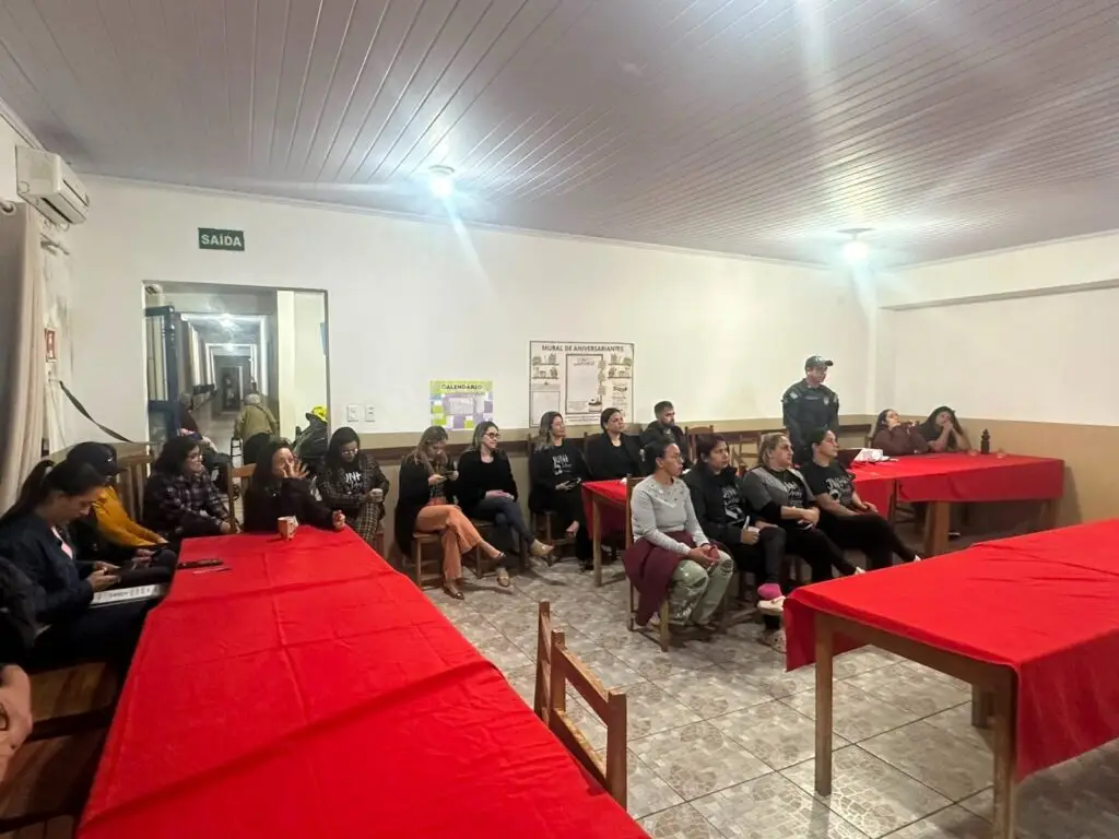 4º BPM realiza palestra em alusão ao Junho Prata no Instituto de Longa Permanência para Idosos de Ponta Porã 4º BPM realiza palestra em alusão ao Junho Prata no Instituto de Longa Permanência para Idosos de Ponta Porã