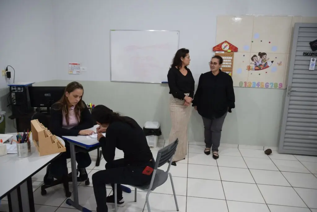 Iguatemi: Vice-prefeita Patrícia, secretário de Saúde Janssen e secretária de Educação Rosângela visitam Centro de Atendimento Educacional Especializado Iguatemi: Vice-prefeita Patrícia, secretário de Saúde Janssen e secretária de Educação Rosângela visitam Centro de Atendimento Educacional Especializado