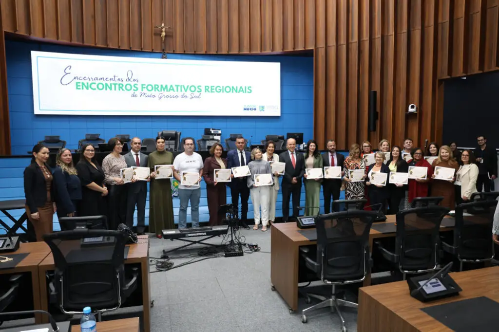 Profissionais da Educação de Amambai participam do encerramento dos Encontros Regionais Formativos na ALEMS Profissionais da Educação de Amambai participam do encerramento dos Encontros Regionais Formativos na ALEMS