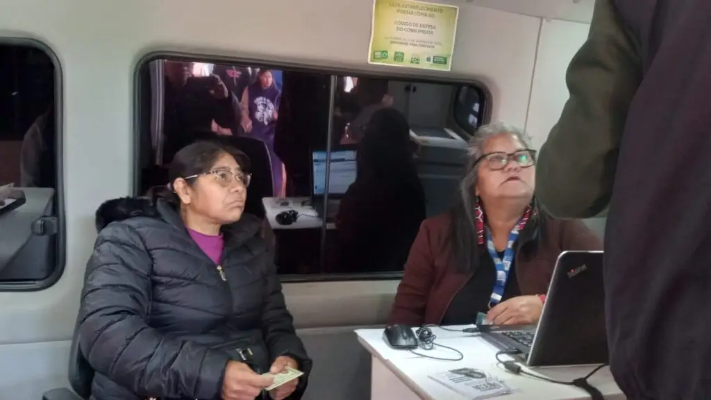 PROCON Itinerante leva atendimento e orientação aos consumidores da Aldeia Amambai PROCON Itinerante leva atendimento e orientação aos consumidores da Aldeia Amambai