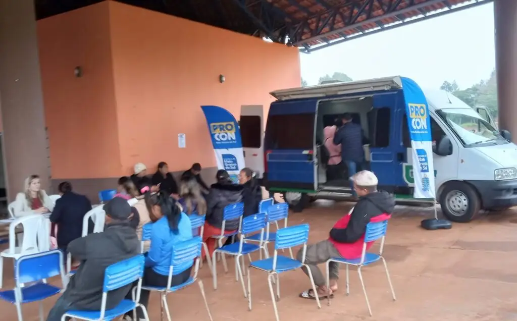 PROCON Itinerante leva atendimento e orientação aos consumidores da Aldeia Amambai PROCON Itinerante leva atendimento e orientação aos consumidores da Aldeia Amambai