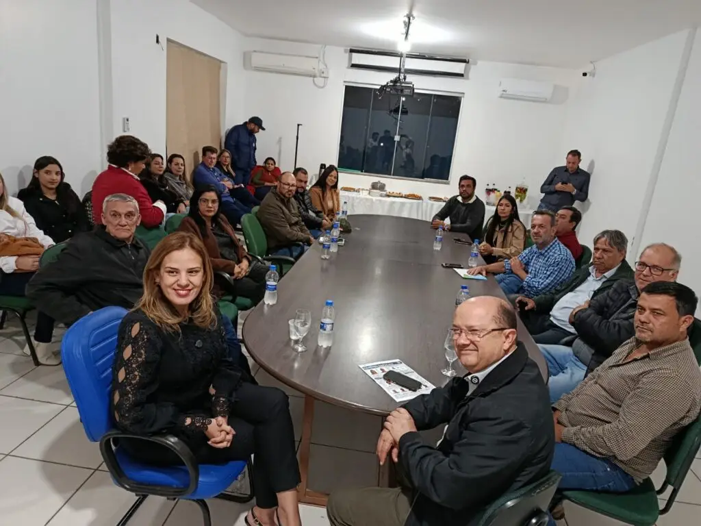 Prefeita Niágara Kraievski, vice e vereadores recepcionam o vice-governador Barbosinha em Coronel Sapucaia