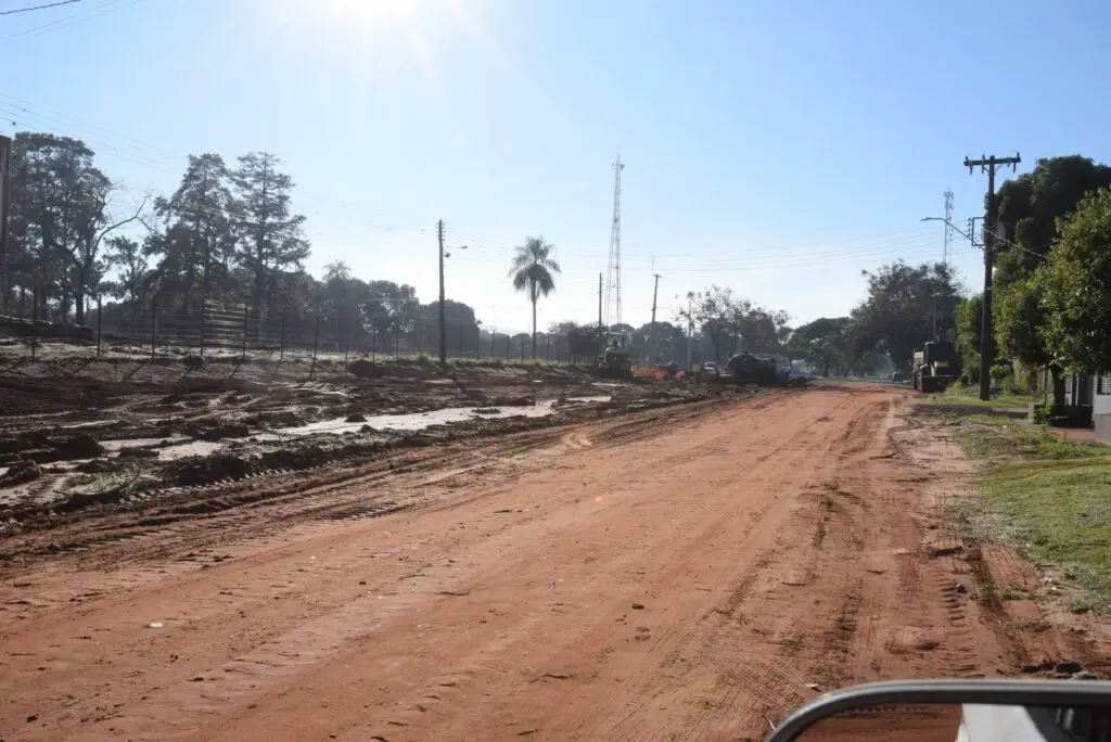 Iguatemi: Obras de drenagem nos bairros Vila Nova e Vila Nova Esperança são retomadas após período de fortes chuvas Iguatemi: Obras de drenagem nos bairros Vila Nova e Vila Nova Esperança são retomadas após período de fortes chuvas