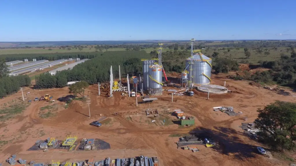 Prefeito Lídio Ledesma visita instalações da Cooperschutz, empresa que reforçará o agronegócio de Iguatemi e região Prefeito Lídio Ledesma visita instalações da Cooperschutz, empresa que reforçará o agronegócio de Iguatemi e região