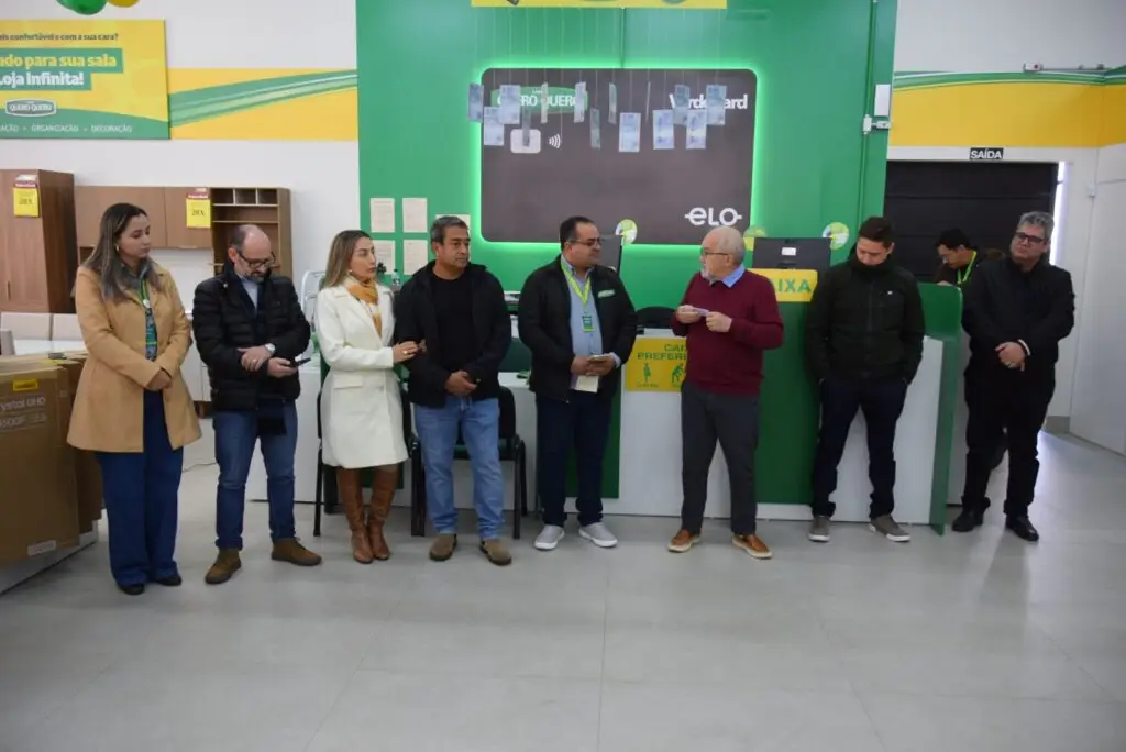 Prefeito Dr. Lídio e autoridades prestigiam a inauguração da filial das Lojas Quero-Quero S.A. em Iguatemi
