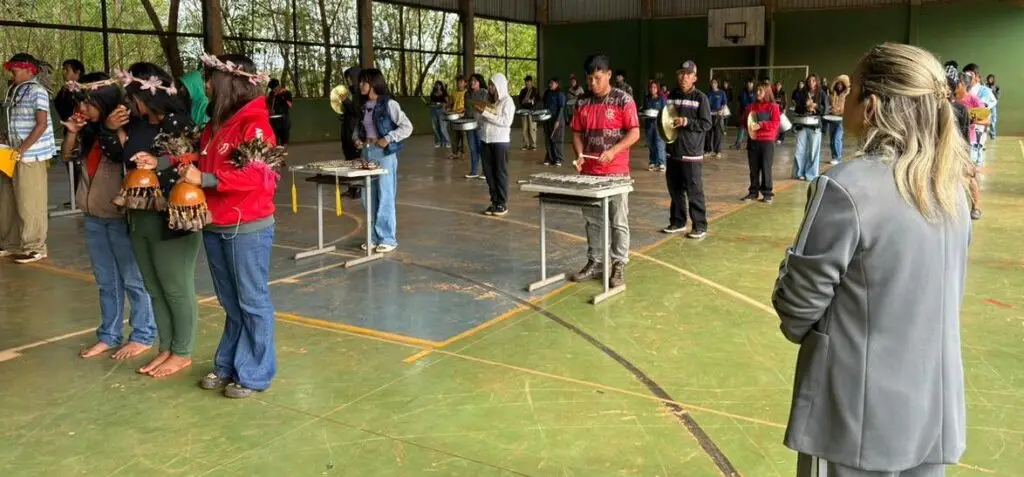 Lia Nogueira investe na juventude indígena e transforma música em instrumento de inclusão Lia Nogueira investe na juventude indígena e transforma música em instrumento de inclusão