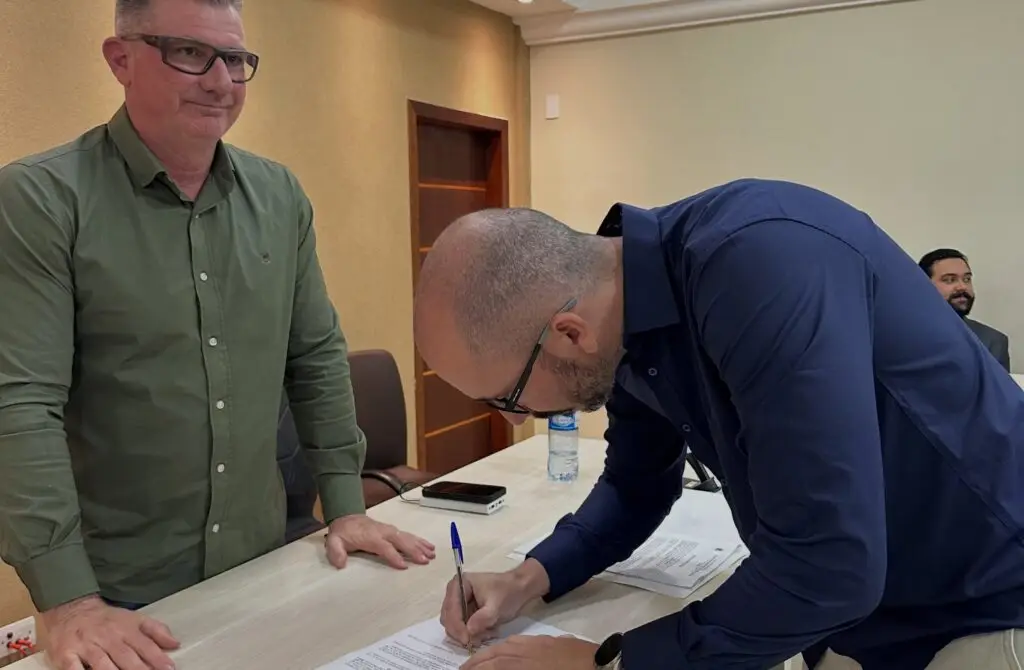 Prefeitura de Sete Quedas empossa 31 novos servidores aprovados em concurso público Prefeitura de Sete Quedas empossa 31 novos servidores aprovados em concurso público