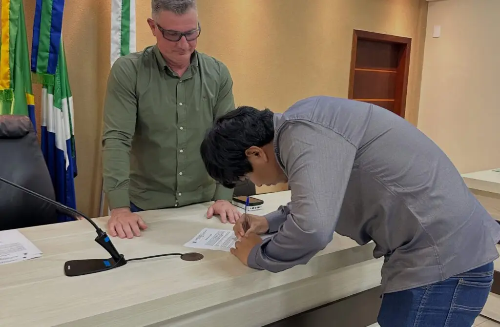 Prefeitura de Sete Quedas empossa 31 novos servidores aprovados em concurso público Prefeitura de Sete Quedas empossa 31 novos servidores aprovados em concurso público