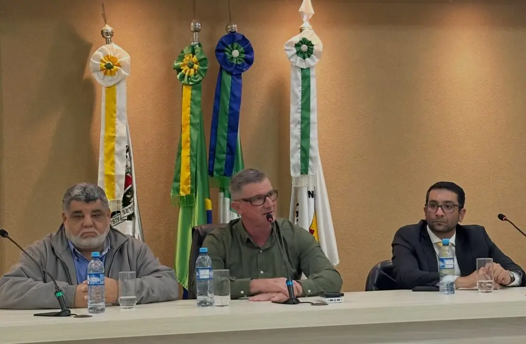 Prefeitura de Sete Quedas empossa 31 novos servidores aprovados em concurso público Prefeitura de Sete Quedas empossa 31 novos servidores aprovados em concurso público