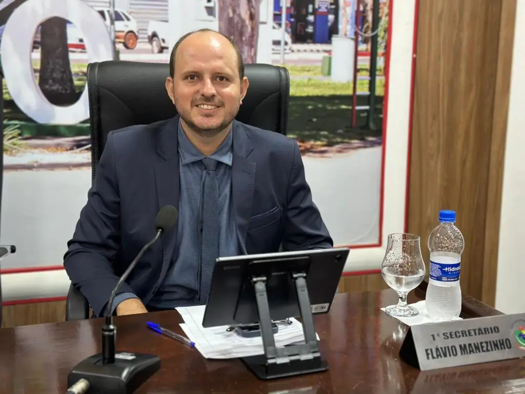 Caarapó: Flávio Augusto promove projeto de visitação ao Legislativo e recebe alunos da Escola Cândido Lemes Caarapó: Flávio Augusto promove projeto de visitação ao Legislativo e recebe alunos da Escola Cândido Lemes