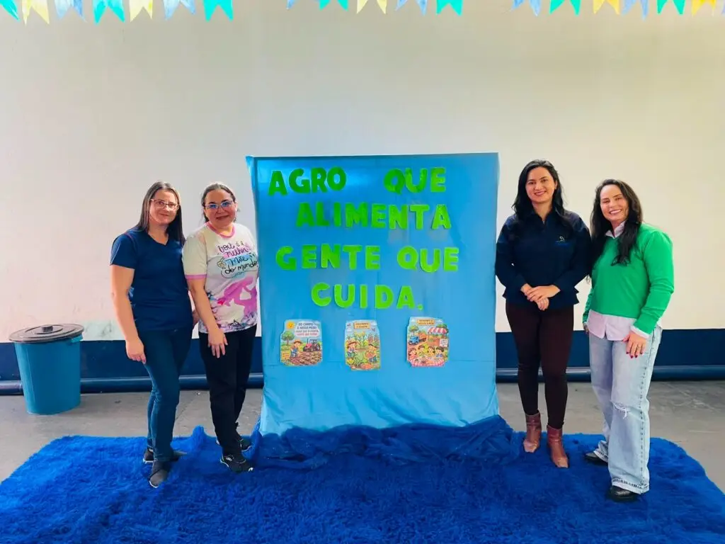 Palestra com o tema "Do Campo à Mesa" foi realizada na Escola Ativa pela Secretaria de Desenvolvimento Econômico de Iguatemi Palestra com o tema "Do Campo à Mesa" foi realizada na Escola Ativa pela Secretaria de Desenvolvimento Econômico de Iguatemi
