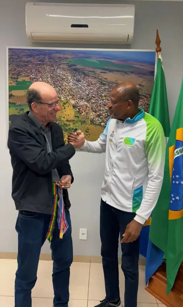 Prefeito de Amambai recebe um dos maiores nomes do atletismo brasileiro