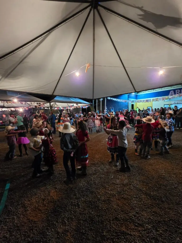 Amambai: Escola Municipal Novo Horizonte realizou tradicional Arraiá Amambai: Escola Municipal Novo Horizonte realizou tradicional Arraiá