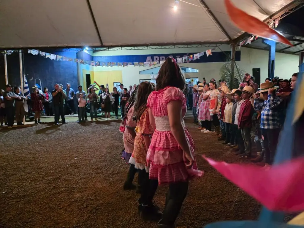 Amambai: Escola Municipal Novo Horizonte realizou tradicional Arraiá Amambai: Escola Municipal Novo Horizonte realizou tradicional Arraiá