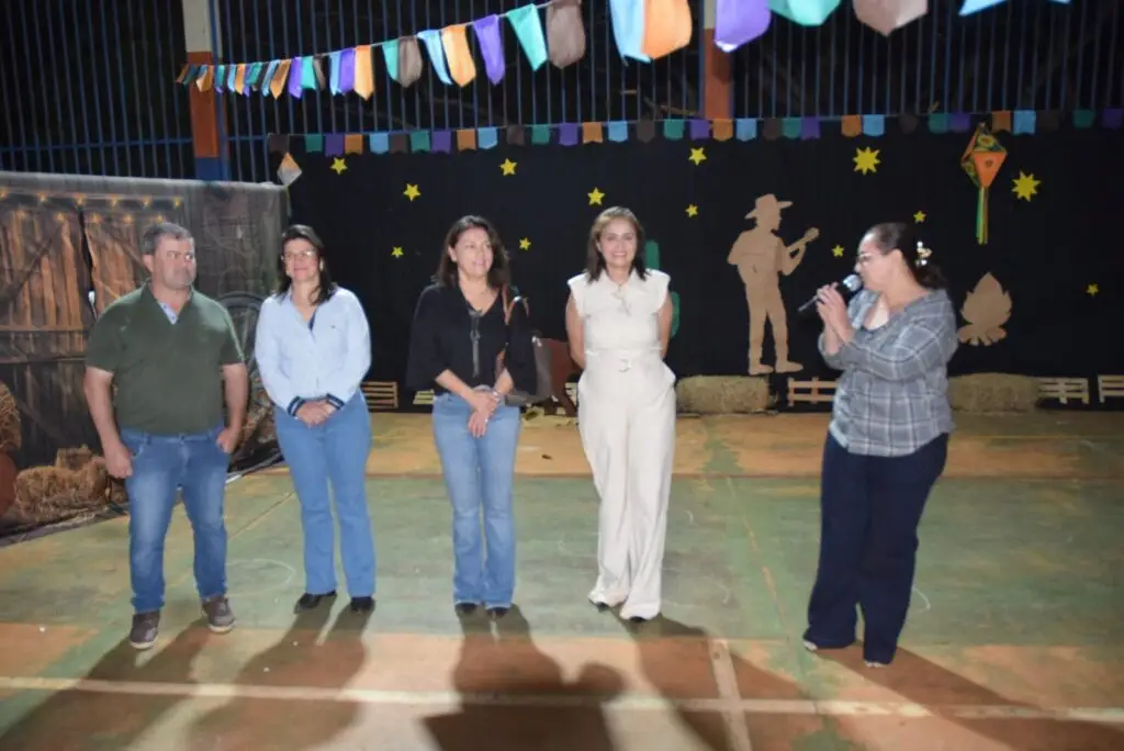 Festa julina da Educação Infantil Municipal reúne pais e familiares dos alunos em noite de belas apresentações em Iguatemi