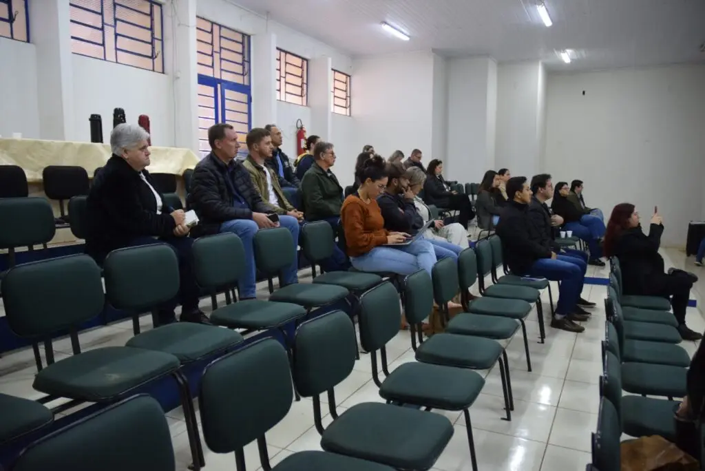 Iguatemi é sede do curso de capacitação do Projeto Rede Clima Tempo Iguatemi é sede do curso de capacitação do Projeto Rede Clima Tempo