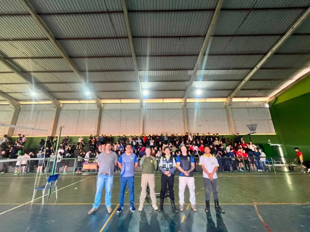 Prefeitura de Amambai, por meio do DETRAT, promove palestra sobre o uso seguro de patinetes na Escola Estadual Dom Aquino Corrêa