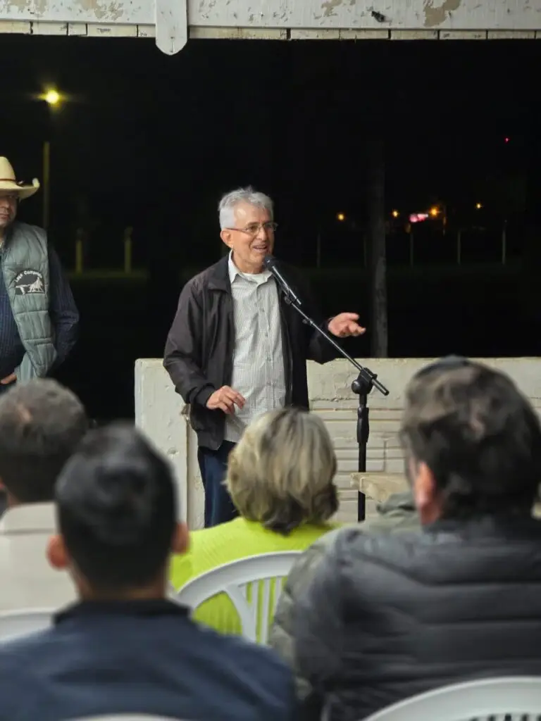Prefeitura de Amambai firma convênio com o CTG Sentinela de Amambai para realização do 35º FEGAMS Prefeitura de Amambai firma convênio com o CTG Sentinela de Amambai para realização do 35º FEGAMS