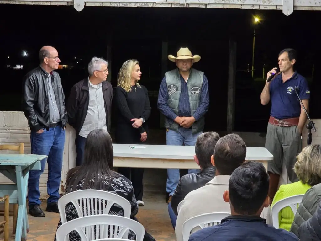 Prefeitura de Amambai firma convênio com o CTG Sentinela de Amambai para realização do 35º FEGAMS Prefeitura de Amambai firma convênio com o CTG Sentinela de Amambai para realização do 35º FEGAMS
