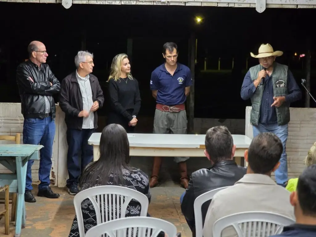 Prefeitura de Amambai firma convênio com o CTG Sentinela de Amambai para realização do 35º FEGAMS Prefeitura de Amambai firma convênio com o CTG Sentinela de Amambai para realização do 35º FEGAMS
