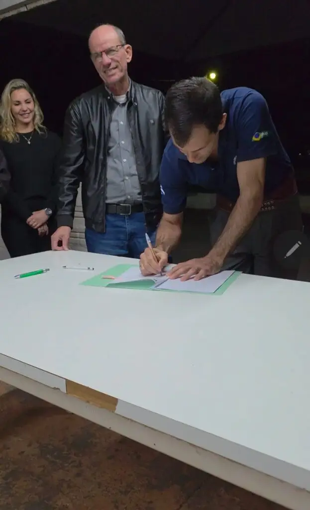 Prefeitura de Amambai firma convênio com o CTG Sentinela de Amambai para realização do 35º FEGAMS Prefeitura de Amambai firma convênio com o CTG Sentinela de Amambai para realização do 35º FEGAMS